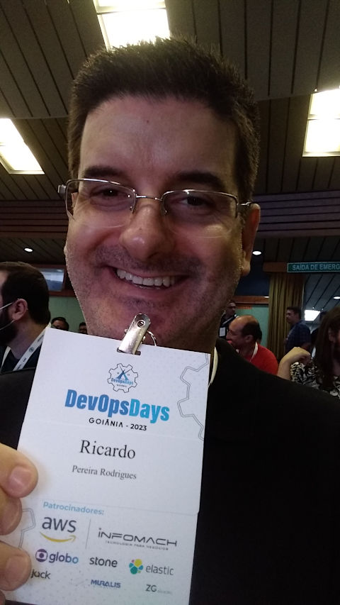Foto do Ricardo no Evento Devops Days Goiânia.